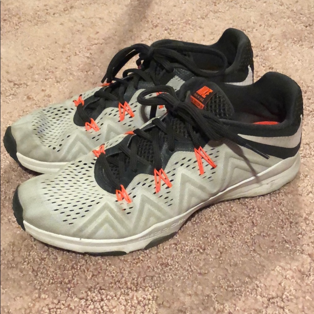 Women’s Nike Tennis Shoes